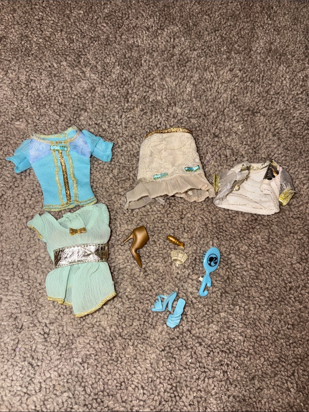 2007 Barbie Girls Night out fashion set